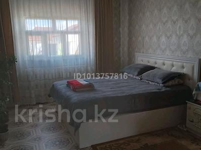 Жеке үй · 3 бөлме · 90 м² · 10 жүзд., Джолдасбаева 14 — Неподалёку от магазина рассвет, бағасы: 18 млн ₸ в Аршалы
