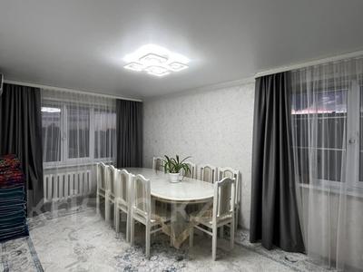 3-комнатная квартира · 62.2 м² · 5/5 этаж, Молдагулова за 16.5 млн 〒 в Уральске