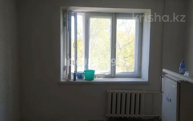 1-комнатная квартира, 14 м², 3/5 этаж, Мира 54/1 за 2.8 млн 〒 в Павлодаре — фото 2