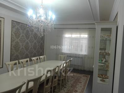 Отдельный дом · 5 комнат · 200 м² · 8 сот., мкр Самал, Мкр Самал, 20-й проезд 7 — 27-я улица за 50 млн 〒 в Атырау