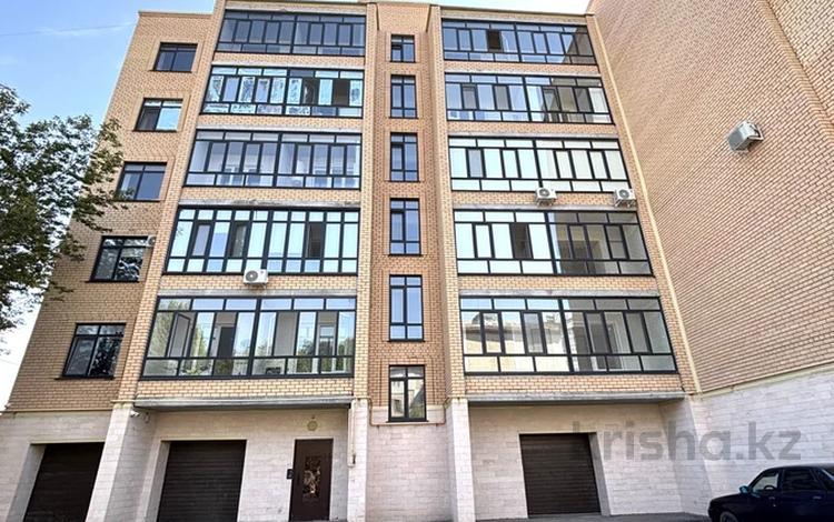 3-бөлмелі пәтер · 113.4 м² · 3/6 қабат, Сокол, бағасы: 43.5 млн ₸ в Уральске — фото 2