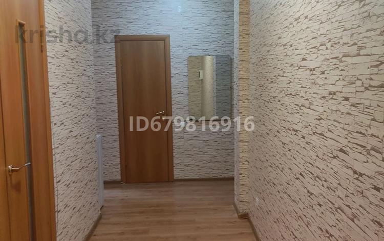 2-комнатная квартира, 60 м², 2/9 этаж помесячно, Айтматова