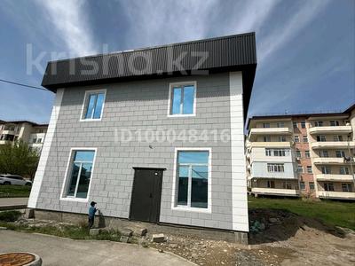 Свободное назначение, офисы, магазины и бутики, общепит, салоны красоты, фитнес и спорт, медцентры и аптеки, образование, развлечения, кабинеты и рабочие места, студии · 200 м² за 500 000 〒 в Таразе