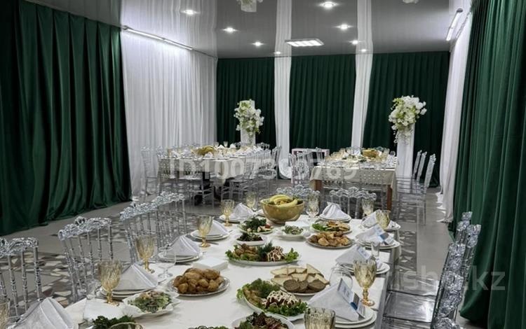 Дом · 2 комнаты · 170 м², Хайдарова 20/1 — На Ворушина-Радищева магазин Альянс, от него 2я улица направо и до конца за 18 000 ₸ в Павлодаре — фото 3