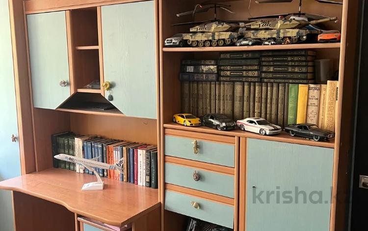 3-бөлмелі пәтер · 70 м² · 5/9 қабат, мкр Самал-1 6, бағасы: 66 млн ₸ в Алматы, Медеуский р-н — фото 2