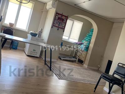 3-бөлмелі пәтер · 70 м² · 5/5 қабат, мкр Нурсая 20, бағасы: 23 млн ₸ в Атырау