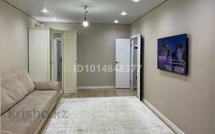 1-комнатная квартира · 54 м² · 1/9 этаж, мкр Старый Аэропорт, Самал 88 — 10микрорайон за 170 000 ₸ в Уральске — фото 15
