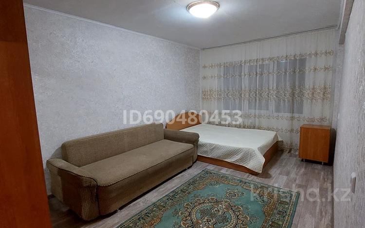 1-комнатная квартира, 32 м², 4/5 этаж помесячно, Астана за 110 000 〒 в Усть-Каменогорске — фото 2