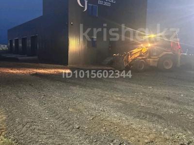 Жқб, автосервистер мен көлік жуу · 300 м², бағасы: 250 000 ₸ в Актобе, жилой массив Жанаконыс-4