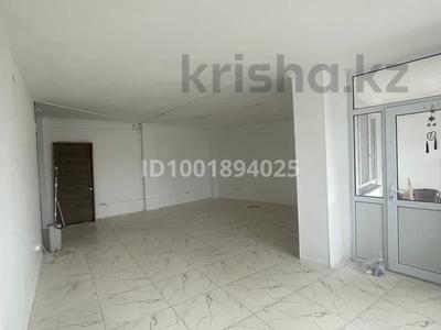 Магазины и бутики, салоны красоты, медцентры и аптеки, образование · 64 м² за 35 млн 〒 в Каскелене