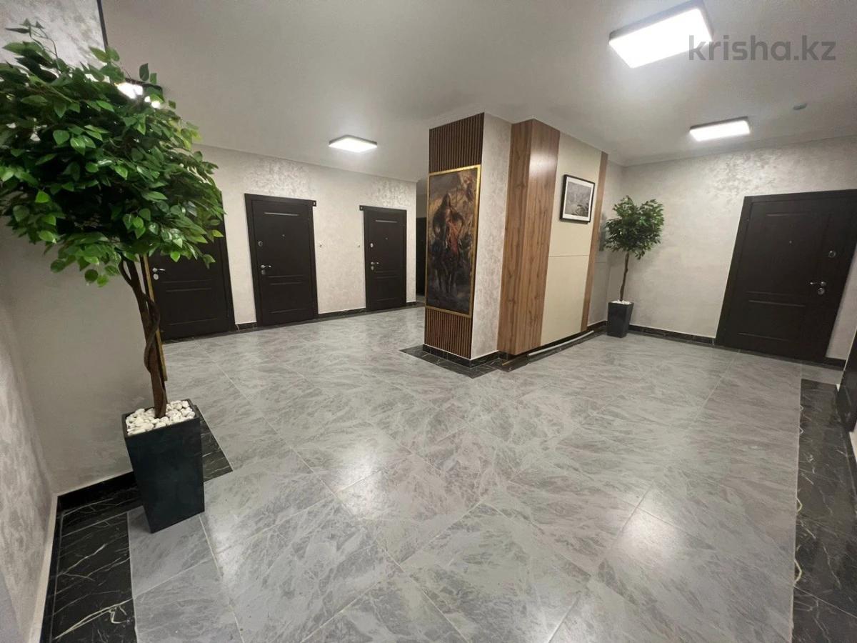 Школьная линейка 1 сентября 2020. Первоклассник на плече. 11 лет за что фото 1 сентября. Самая красивая первоклассница. Старая фото матакской средней школы интерната.