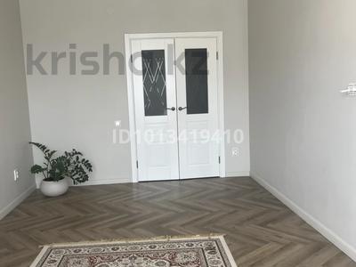 2-комнатная квартира · 73 м² · 2/3 этаж, Юго восток 37 — Сзади гипермаркет Дина за 30 млн ₸ в Уральске