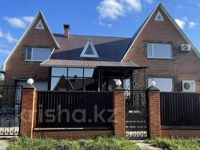 Отдельный дом · 4 комнаты · 300 м² · 12 сот., Целинная 12 за 75 млн ₸ в Уральске