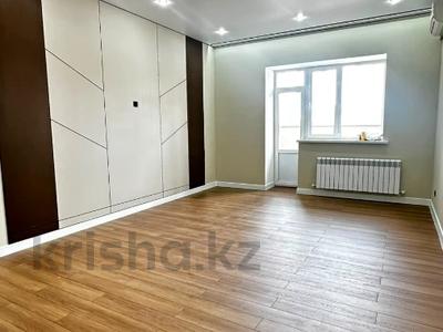 2-бөлмелі пәтер · 90 м² · 1/9 қабат, Алтын орда ш/а., бағасы: 34 млн ₸ в Актобе, мкр. Алтын орда