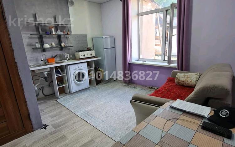 1-комнатная квартира · 15 м² · 1/1 этаж, Кирпичная 22 за 100 000 ₸ в Караганде, Казыбек би р-н — фото 2