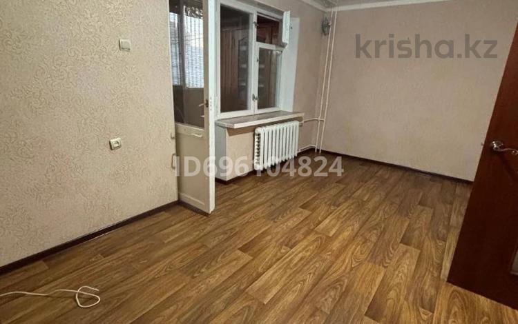 3-комнатная квартира, 59 м², 2/4 этаж, 6-й мкр 22