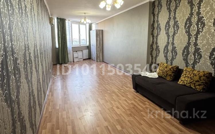 3-бөлмелі пәтер · 130 м² · 5/9 қабат, мкр Сары Арка, Тайманова 58 — Рядом с площади Махамбета и Исатая в самом центре города, бағасы: 45 млн ₸ в Атырау — фото 2