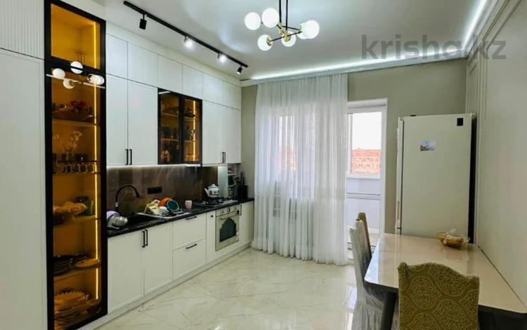 3-комнатная квартира · 100 м² · 5/6 этаж, мкр. Алтын орда за 43.9 млн ₸ в Актобе — фото 2