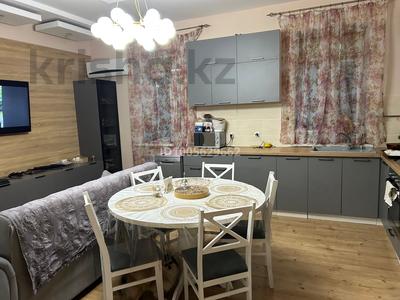 3-комнатная квартира · 80 м², Ауэзова 2 за 250 000 〒 в Атырау, мкр Жилгородок