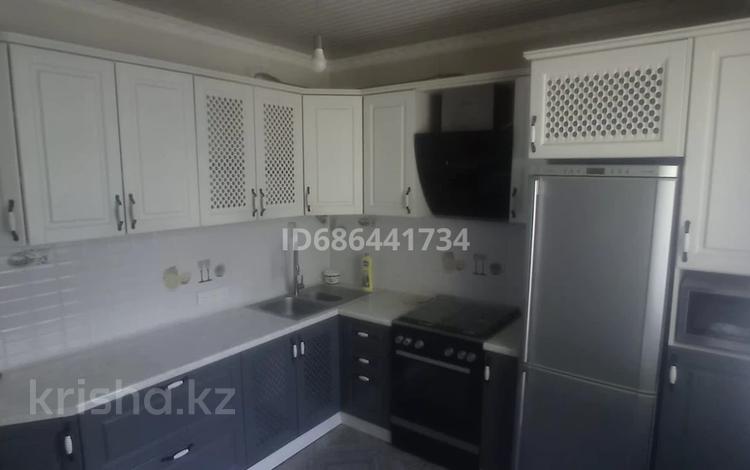 3-комнатная квартира · 74 м² · 3/3 этаж, мкр Кокмайса (Дорожник), Мкр Дорожник за 250 000 ₸ в Алматы, Жетысуский р-н — фото 2