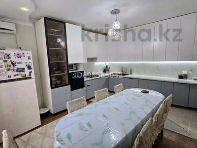 Жеке үй · 6 бөлме · 260 м² · 12 жүзд., Өркен ш/а., Балуан Шолақ 19, бағасы: 38 млн ₸ в Атырау, мкр Оркен