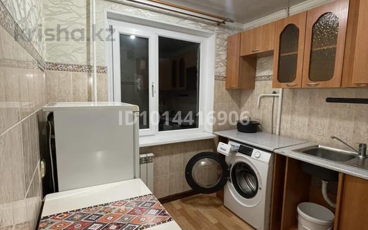1-бөлмелі пәтер · 32 м² · 4/5 қабат, 14-шағынаудан 13, бағасы: 8.7 млн ₸ в Караганде, Алихана Бокейханова р-н — фото 4