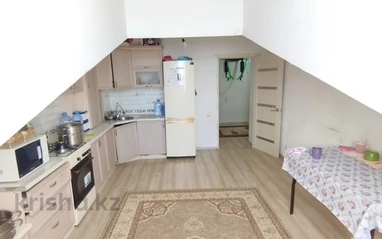 2-бөлмелі пәтер · 75 м² · 4/4 қабат, Болашақ ш/а., бағасы: 11.5 млн ₸ в Актобе, мкр Болашак — фото 2