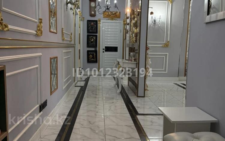 4-комнатная квартира · 115 м² · 3/22 этаж, Просп. Шахтёров 52Б за 70 млн ₸ в Караганде — фото 2