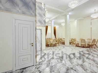 Еркін, кеңселер, дүкендер мен бутиктер, қоғамдық тамақтану орны, сұлулық салондары, медорталықтар мен дәріханалар, білім орталықтары · 185 м², бағасы: ~ 95 млн ₸ в Астане, Сарайшык р-н