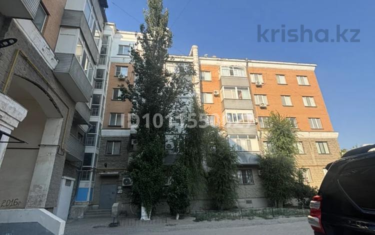4-комнатная квартира · 120 м² · 5/6 этаж, Курмангазы 1 за 32 млн ₸ в Атырау, мкр Авангард-3 — фото 20