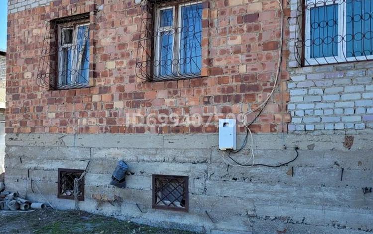 Отдельный дом · 4 комнаты · 180 м² · 10 сот., Бауыржана момышулы 142 за 9 млн ₸ в Аксу — фото 2