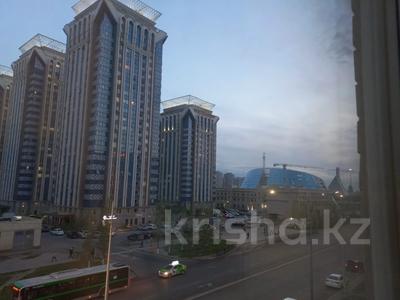 2-комнатная квартира, 63 м², 4/10 этаж, Байтурсынова за 30 млн 〒 в Астане, Алматы р-н