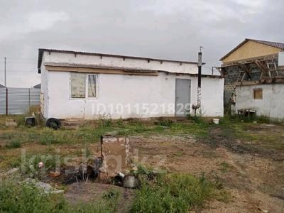 Отдельный дом · 2 комнаты · 100 м² · 10 сот., мкр Кунгей , Матена Рахимбекова 96 за 15.5 млн 〒 в Караганде, Казыбек би р-н
