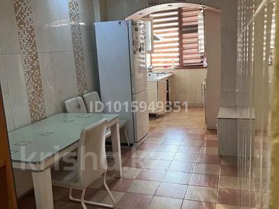 6-комнатная квартира · 110 м² · 2/5 этаж, Туркестанская 11 — Туркестанская Кунаева за 65 млн ₸ в Шымкенте, Аль-Фарабийский р-н