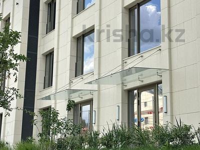 3-комнатная квартира · 130 м² · 2/3 этаж, мкр Курамыс, Кенесары хана 43/7 за 181 млн ₸ в Алматы, Наурызбайский р-н