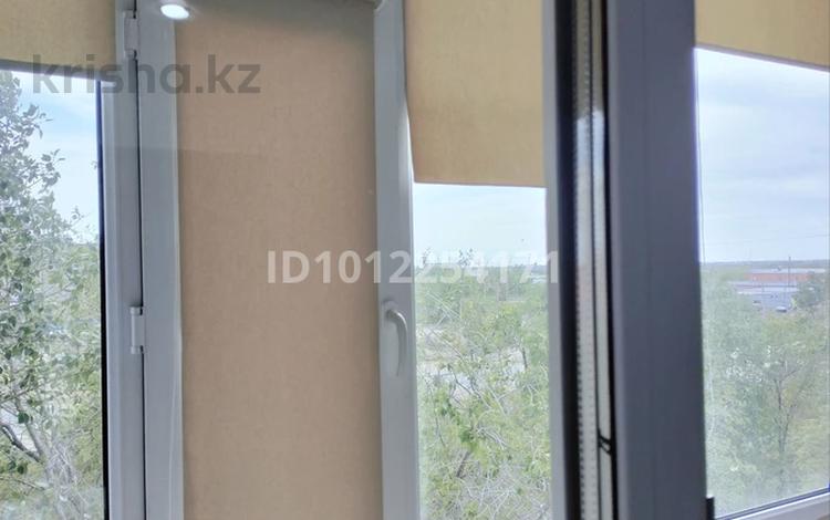 1-бөлмелі пәтер · 38 м² · 4/5 қабат, Мкр. Восток-5 30, бағасы: 16 млн ₸ в Караганде — фото 2