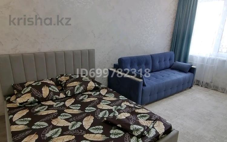 1-бөлмелі пәтер · 50 м² · 12/16 қабат, Байтурсынова 16 — Жургенова, бағасы: 2 000 〒 в Астане, Алматы р-н — фото 3