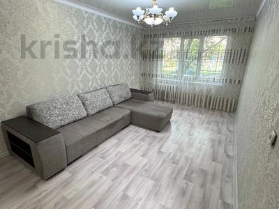 1-комнатная квартира · 32 м² · 1/5 этаж, Жастар за 11 млн 〒 в Талдыкоргане, мкр Жастар
