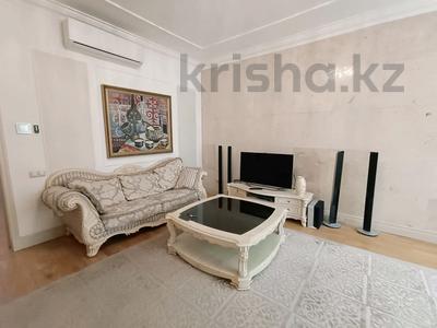 3-комнатная квартира · 130 м² · 4/8 этаж, Кабанбай Батыра 13 — ТРЦ Сарыарка за 700 000 〒 в Астане, Есильский р-н