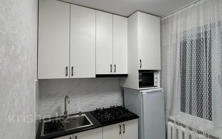 1-комнатная квартира, 40 м², 1/5 этаж помесячно, мкр Орбита-4 за 250 000 〒 в Алматы, Бостандыкский р-н — фото 2
