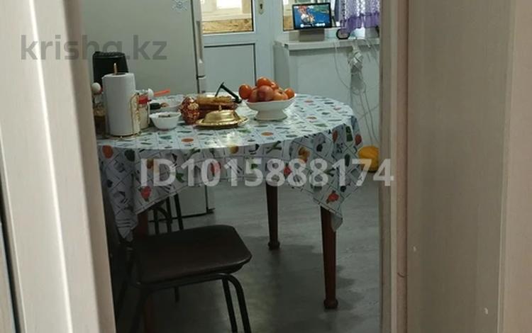 4-комнатная квартира · 72 м² · 5/5 этаж, 4микр 4дом за 20 млн ₸ в Аксае — фото 2