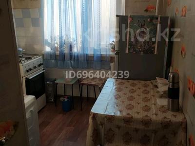 2-комнатная квартира · 45.2 м² · 2/5 этаж, Тюленина 1/6 — Рынок Караван за 12.5 млн 〒 в Уральске