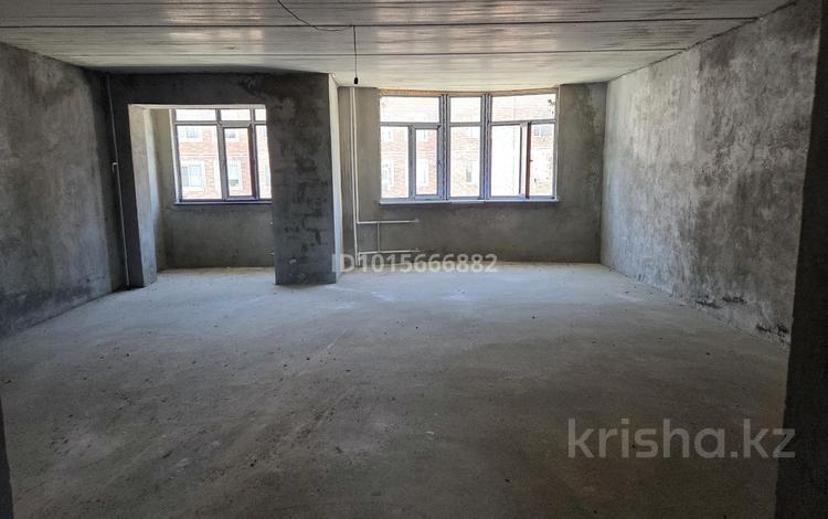 4-бөлмелі пәтер · 130 м² · 5/6 қабат, 20-ш/а. 18, бағасы: 25 млн ₸ в Актау, 20-й мкр — фото 2