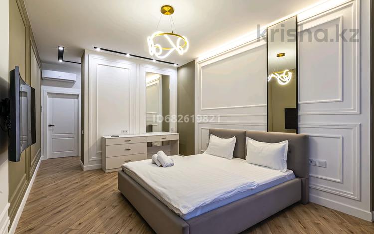 2-комнатная квартира, 90 м², 15 этаж посуточно, Аль-Фараби 41 за 60 000 〒 в Алматы, Бостандыкский р-н — фото 2