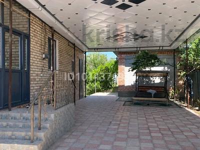 Жеке үй · 5 бөлме · 200 м² · 10 жүзд., Ажарова 28 — Омц, Магнум, бағасы: 57 млн ₸ в 