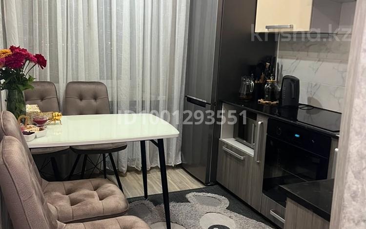 2-комнатная квартира · 48.4 м² · 9/9 этаж, Пушкина 100 за 21 млн 〒 в Семее — фото 2