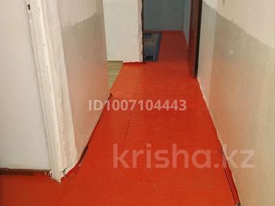 3-комнатная квартира · 244 м² · 1/5 этаж, Микр 26 — Ақбаян тойхананың жанында. Самал микр -да за 70 000 〒 в Туркестане