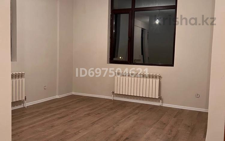 2-бөлмелі пәтер, 48 м², 5/10 қабат ай сайын, Кургальжинское шоссе 29а, бағасы: 150 000 〒 в Астане, Есильский р-н — фото 2