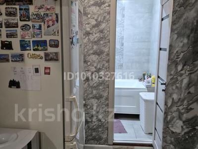 4-бөлмелі пәтер · 91 м² · 4/5 қабат, мкр Каратау 41 — Тамаша баняга карама карсы турган дом, бағасы: 29.9 млн ₸ в Таразе