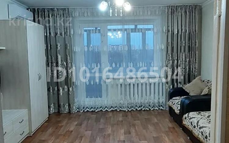 2-комнатная квартира · 63 м² · 5/9 этаж, мкр Юго-Восток, Мкр Гульдер 1 16 за 250 000 ₸ в Караганде, Казыбек би р-н — фото 2